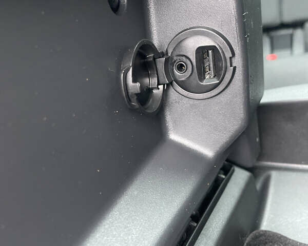 Коричневый Пежо 3008, объемом двигателя 1.6 л и пробегом 205 тыс. км за 11500 $, фото 66 на Automoto.ua