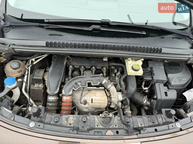 Коричневый Пежо 3008, объемом двигателя 1.6 л и пробегом 232 тыс. км за 10700 $, фото 11 на Automoto.ua