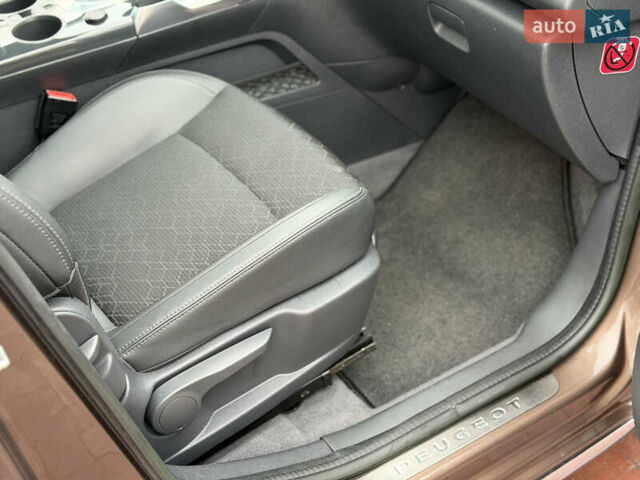 Коричневий Пежо 3008, об'ємом двигуна 1.6 л та пробігом 160 тис. км за 11900 $, фото 24 на Automoto.ua