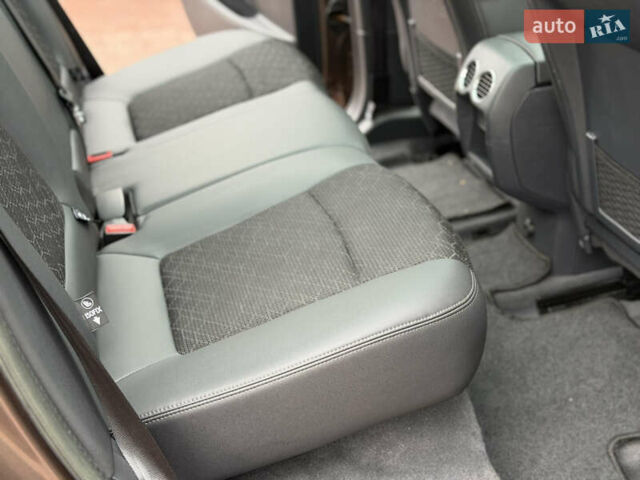 Коричневий Пежо 3008, об'ємом двигуна 1.6 л та пробігом 160 тис. км за 11900 $, фото 35 на Automoto.ua