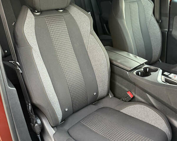 Коричневый Пежо 3008, объемом двигателя 1.56 л и пробегом 195 тыс. км за 17600 $, фото 26 на Automoto.ua