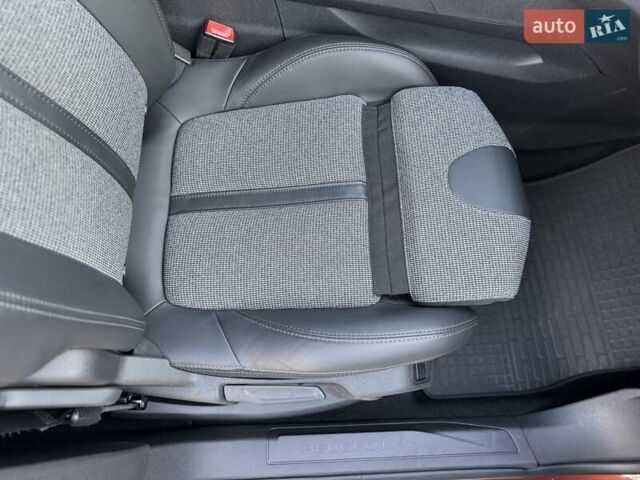 Коричневый Пежо 3008, объемом двигателя 2 л и пробегом 99 тыс. км за 20900 $, фото 21 на Automoto.ua