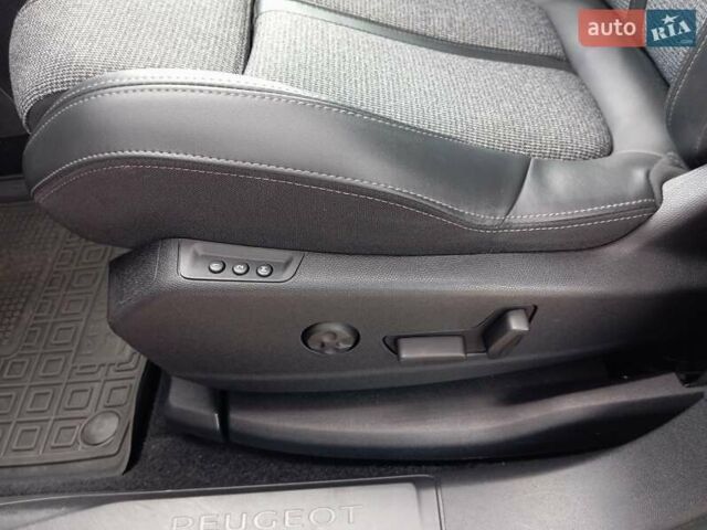 Коричневий Пежо 3008, об'ємом двигуна 1.5 л та пробігом 64 тис. км за 24300 $, фото 11 на Automoto.ua