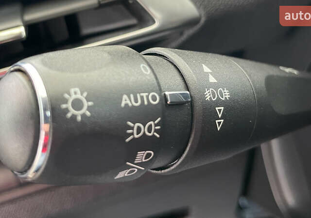 Коричневый Пежо 3008, объемом двигателя 1.5 л и пробегом 195 тыс. км за 20950 $, фото 19 на Automoto.ua