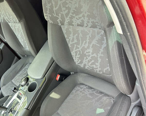 Красный Пежо 3008, объемом двигателя 1.6 л и пробегом 230 тыс. км за 6500 $, фото 8 на Automoto.ua