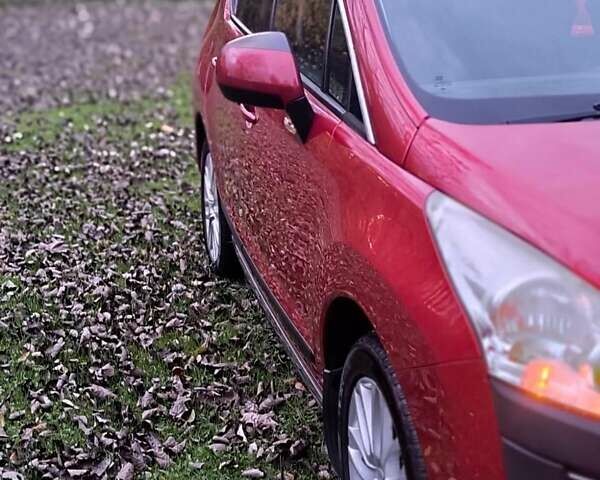 Красный Пежо 3008, объемом двигателя 1.6 л и пробегом 241 тыс. км за 8800 $, фото 7 на Automoto.ua