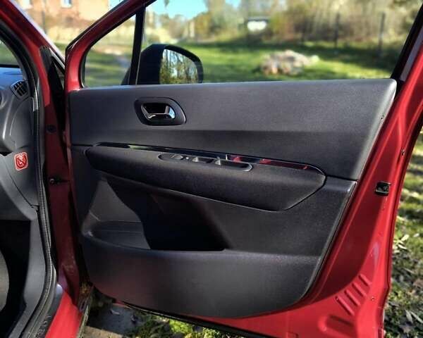 Красный Пежо 3008, объемом двигателя 1.6 л и пробегом 241 тыс. км за 8800 $, фото 20 на Automoto.ua