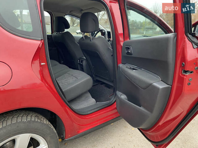 Красный Пежо 3008, объемом двигателя 1.56 л и пробегом 262 тыс. км за 8800 $, фото 11 на Automoto.ua