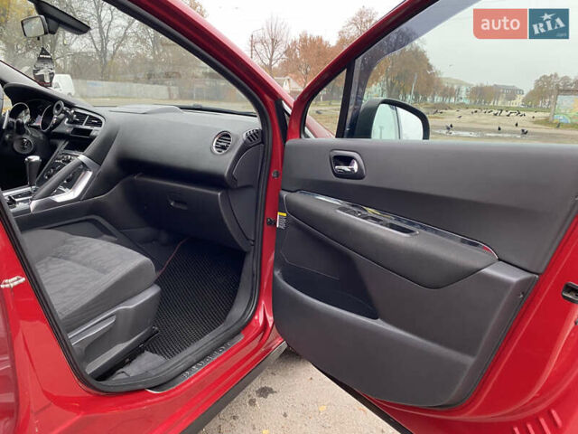 Красный Пежо 3008, объемом двигателя 1.56 л и пробегом 262 тыс. км за 8800 $, фото 12 на Automoto.ua