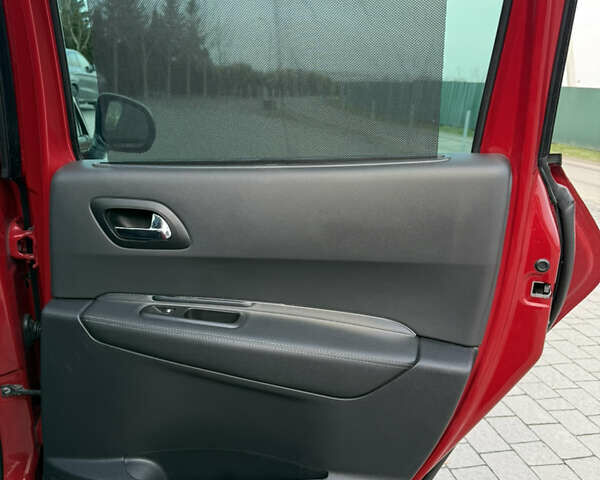 Красный Пежо 3008, объемом двигателя 1.6 л и пробегом 207 тыс. км за 12800 $, фото 63 на Automoto.ua