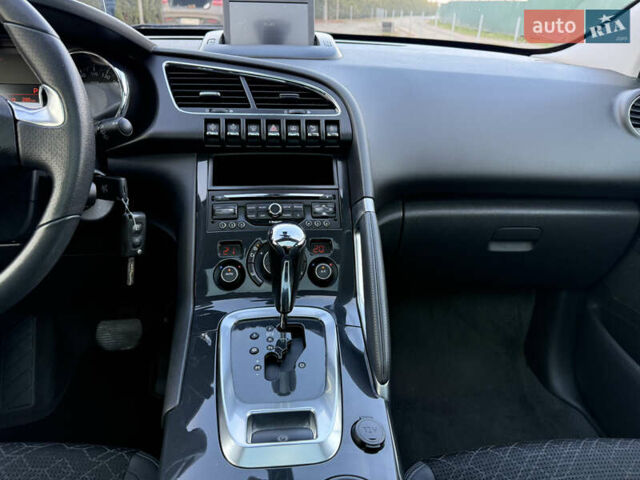 Красный Пежо 3008, объемом двигателя 1.6 л и пробегом 207 тыс. км за 12800 $, фото 51 на Automoto.ua