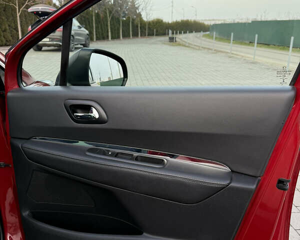 Красный Пежо 3008, объемом двигателя 1.6 л и пробегом 207 тыс. км за 12800 $, фото 61 на Automoto.ua