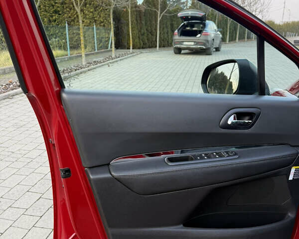 Красный Пежо 3008, объемом двигателя 1.6 л и пробегом 207 тыс. км за 12800 $, фото 56 на Automoto.ua