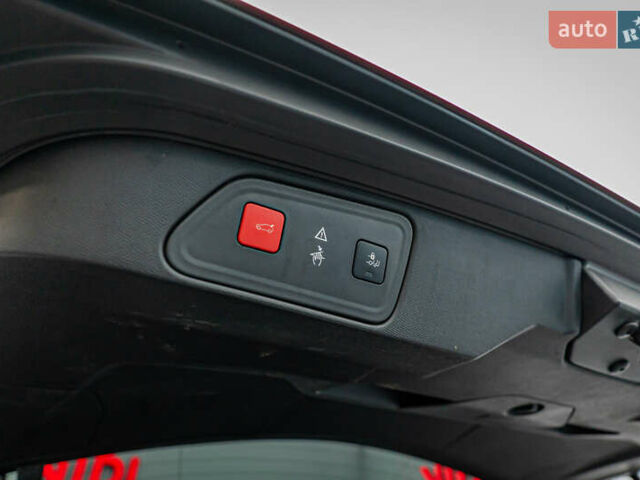 Червоний Пежо 3008, об'ємом двигуна 2 л та пробігом 126 тис. км за 21041 $, фото 7 на Automoto.ua