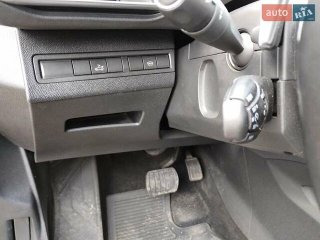 Червоний Пежо 3008, об'ємом двигуна 2 л та пробігом 126 тис. км за 22500 $, фото 21 на Automoto.ua