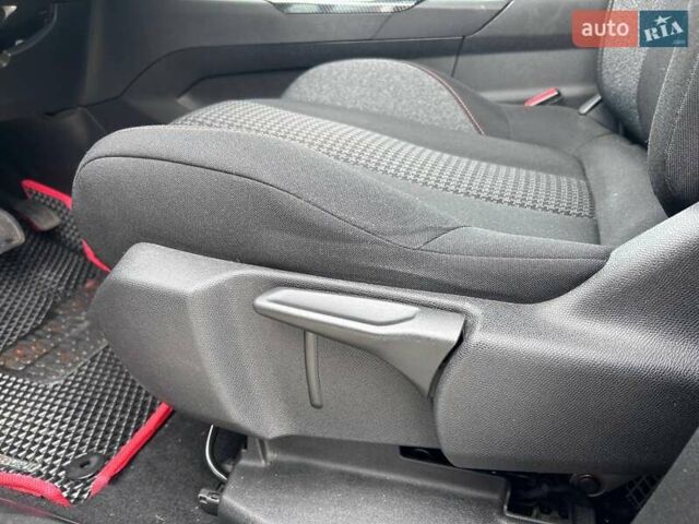 Красный Пежо 3008, объемом двигателя 2 л и пробегом 127 тыс. км за 23490 $, фото 16 на Automoto.ua