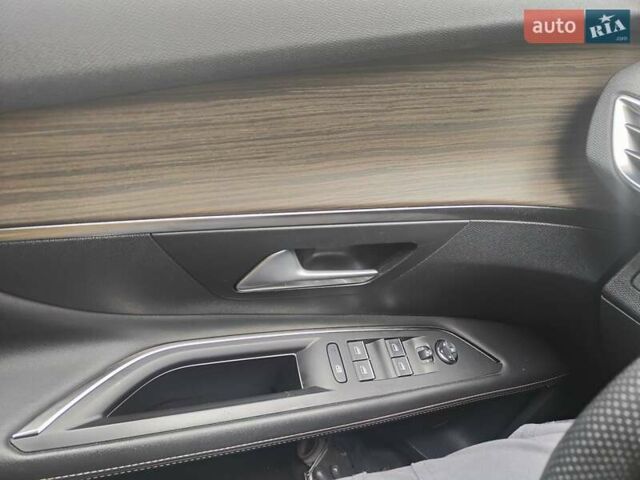 Пежо 3008 2020 у Хмельницькому на Automoto.ua Червоний Пежо 3008, об'ємом двигуна 2 л та пробігом 65 тис. км за 26500 $, фото 14 на Automoto.ua