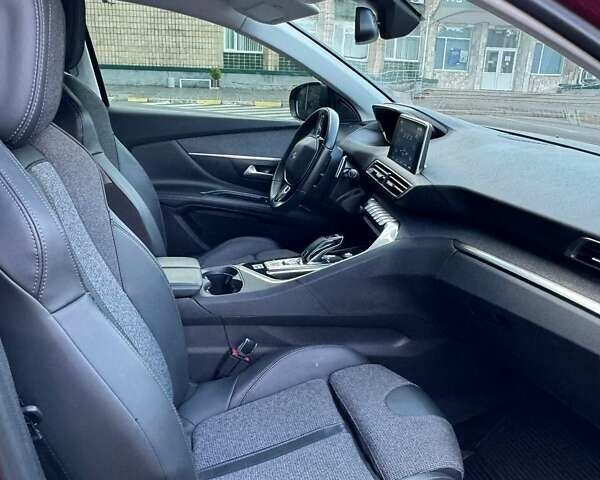 Червоний Пежо 3008, об'ємом двигуна 2 л та пробігом 80 тис. км за 24000 $, фото 10 на Automoto.ua