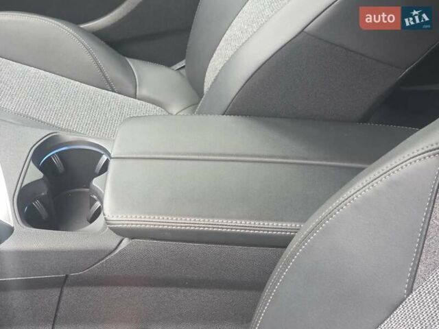 Красный Пежо 3008, объемом двигателя 1.5 л и пробегом 159 тыс. км за 21750 $, фото 82 на Automoto.ua