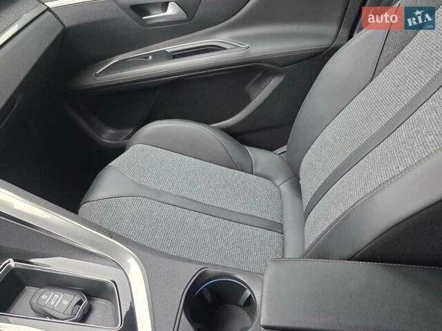 Красный Пежо 3008, объемом двигателя 1.5 л и пробегом 159 тыс. км за 21750 $, фото 91 на Automoto.ua