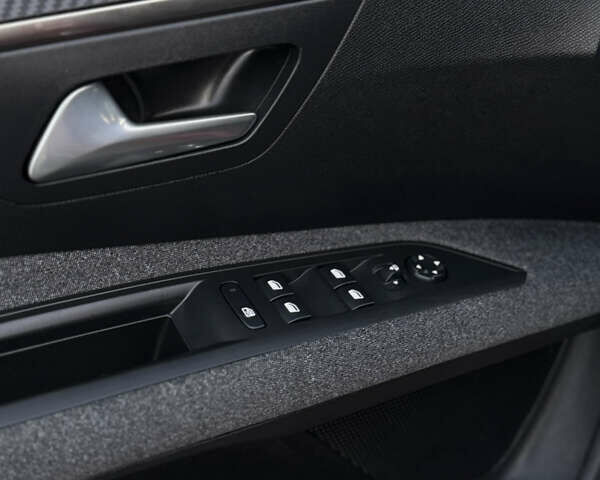 Красный Пежо 3008, объемом двигателя 1.5 л и пробегом 203 тыс. км за 21500 $, фото 18 на Automoto.ua