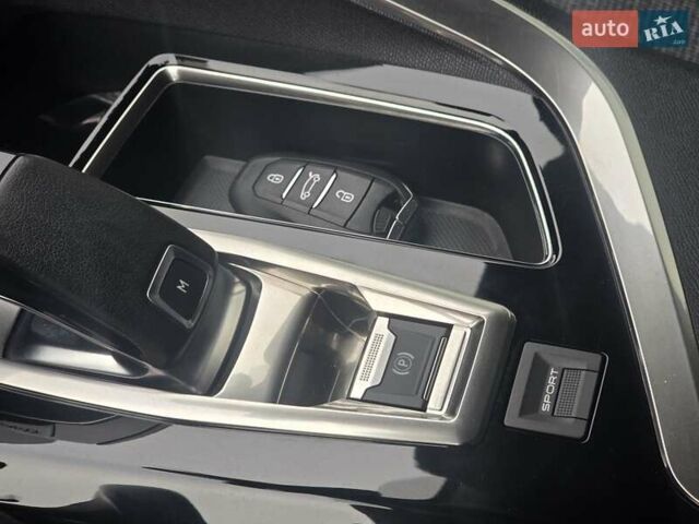 Красный Пежо 3008, объемом двигателя 1.5 л и пробегом 159 тыс. км за 21750 $, фото 87 на Automoto.ua