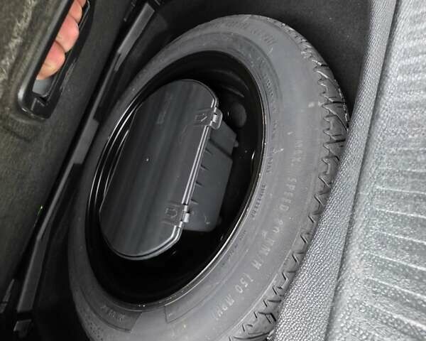 Красный Пежо 3008, объемом двигателя 1.5 л и пробегом 159 тыс. км за 21750 $, фото 68 на Automoto.ua