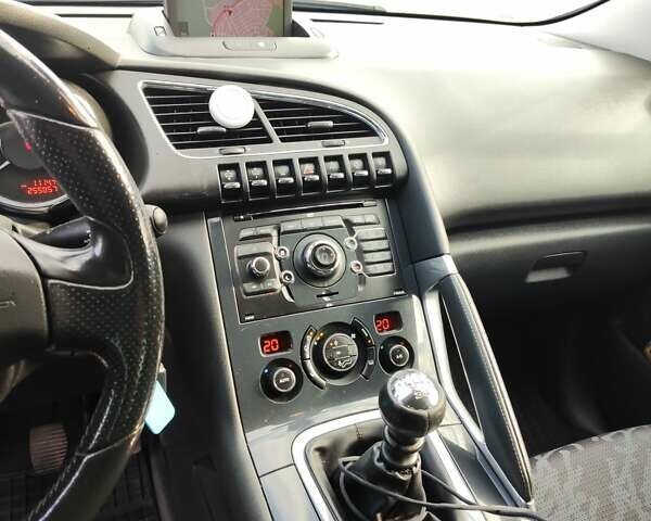 Пежо 3008, объемом двигателя 1.6 л и пробегом 255 тыс. км за 9000 $, фото 17 на Automoto.ua