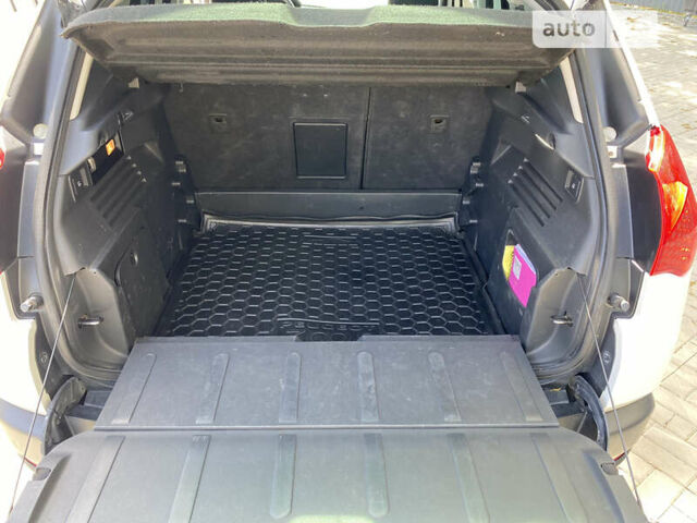 Пежо 3008, объемом двигателя 1.56 л и пробегом 155 тыс. км за 8900 $, фото 12 на Automoto.ua