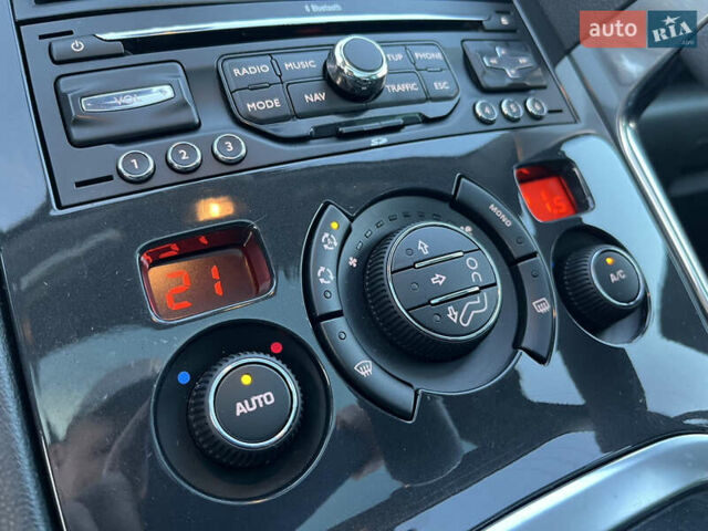 Пежо 3008, объемом двигателя 1.6 л и пробегом 249 тыс. км за 9800 $, фото 46 на Automoto.ua