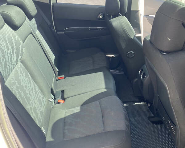 Пежо 3008, объемом двигателя 1.56 л и пробегом 155 тыс. км за 8900 $, фото 16 на Automoto.ua