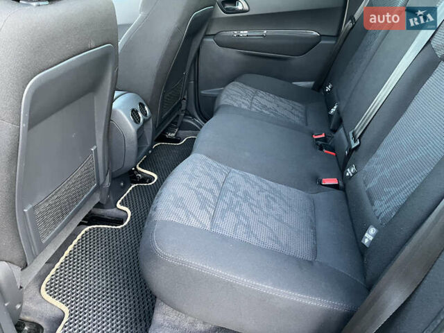 Пежо 3008, объемом двигателя 1.6 л и пробегом 249 тыс. км за 9800 $, фото 40 на Automoto.ua