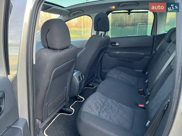 Пежо 3008, объемом двигателя 1.6 л и пробегом 249 тыс. км за 9800 $, фото 39 на Automoto.ua