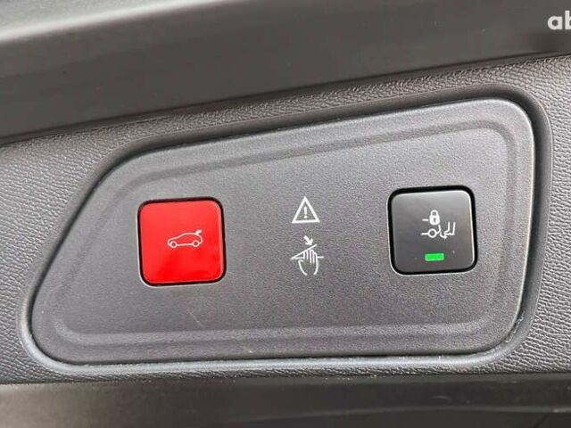 Пежо 3008, объемом двигателя 1.5 л и пробегом 195 тыс. км за 20950 $, фото 5 на Automoto.ua