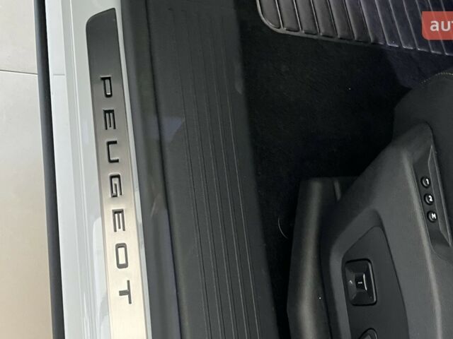Пежо 3008 2025 у Києві на Automoto.ua Пежо 3008, об'ємом двигуна 1.2 л та пробігом 0 тис. км за 37006 $, фото 19 на Automoto.ua