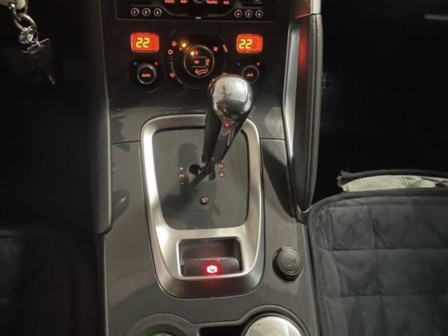 Серый Пежо 3008, объемом двигателя 1.6 л и пробегом 3 тыс. км за 7600 $, фото 2 на Automoto.ua