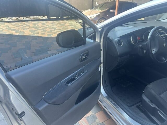 Сірий Пежо 3008, об'ємом двигуна 1.6 л та пробігом 192 тис. км за 10000 $, фото 5 на Automoto.ua