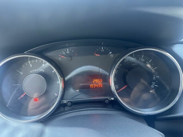 Сірий Пежо 3008, об'ємом двигуна 1.6 л та пробігом 192 тис. км за 10000 $, фото 7 на Automoto.ua