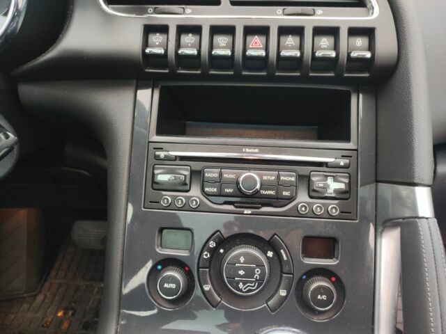 Серый Пежо 3008, объемом двигателя 1.6 л и пробегом 230 тыс. км за 9800 $, фото 6 на Automoto.ua