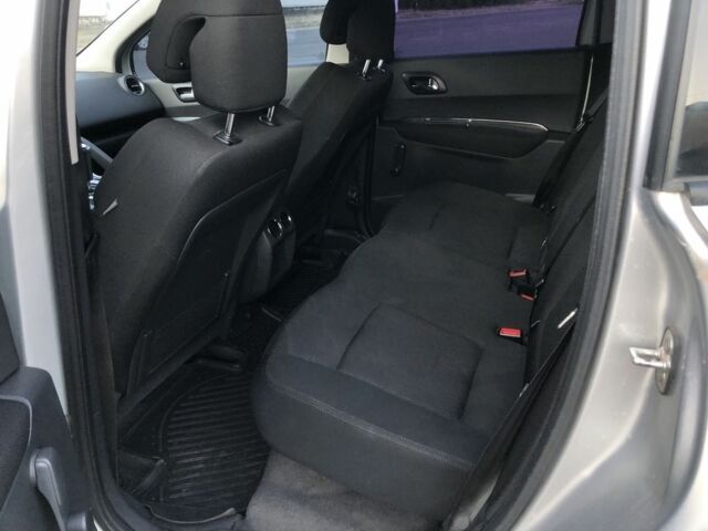 Серый Пежо 3008, объемом двигателя 1.6 л и пробегом 160 тыс. км за 8000 $, фото 9 на Automoto.ua