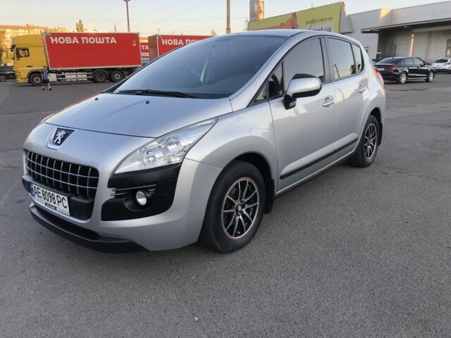 Серый Пежо 3008, объемом двигателя 1.6 л и пробегом 160 тыс. км за 8000 $, фото 1 на Automoto.ua