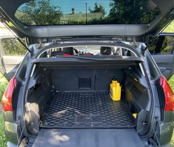 Серый Пежо 3008, объемом двигателя 1.6 л и пробегом 274 тыс. км за 10500 $, фото 6 на Automoto.ua