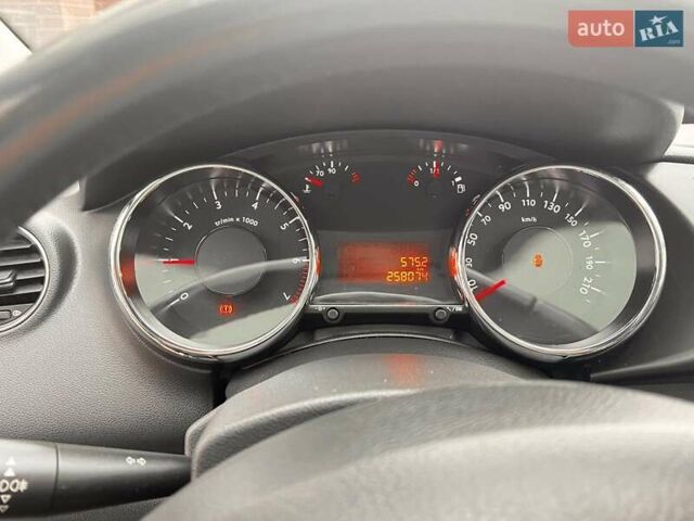 Сірий Пежо 3008, об'ємом двигуна 1.6 л та пробігом 200 тис. км за 8000 $, фото 9 на Automoto.ua