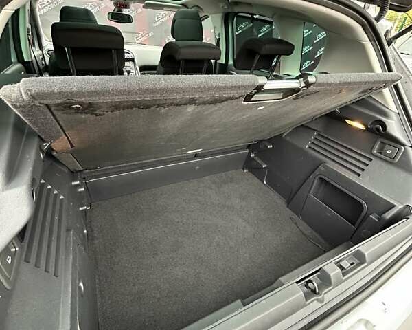 Сірий Пежо 3008, об'ємом двигуна 1.6 л та пробігом 193 тис. км за 8300 $, фото 12 на Automoto.ua