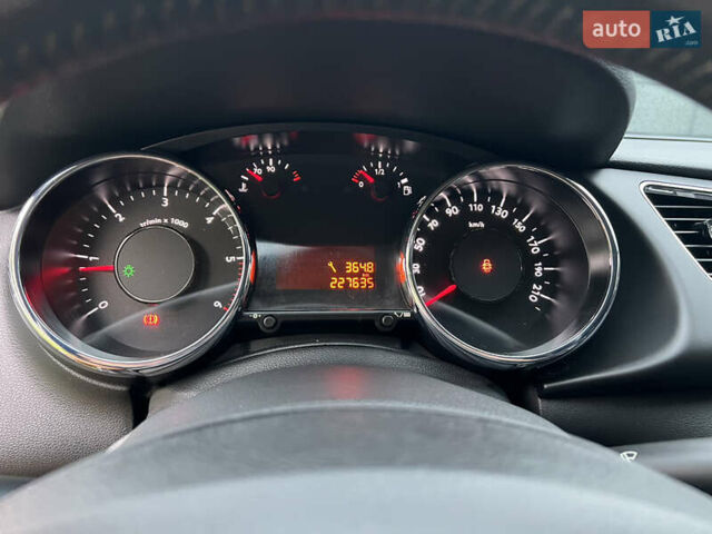 Серый Пежо 3008, объемом двигателя 1.56 л и пробегом 176 тыс. км за 9000 $, фото 39 на Automoto.ua