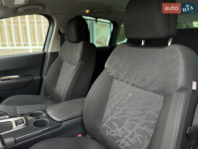 Пежо 3008 2009 в Тернополе на Automoto.ua Серый Пежо 3008, объемом двигателя 1.6 л и пробегом 244 тыс. км за 7999 $, фото 24 на Automoto.ua