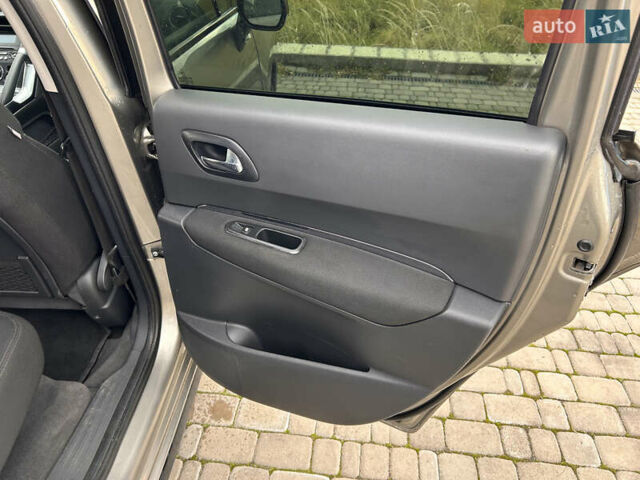 Серый Пежо 3008, объемом двигателя 1.56 л и пробегом 235 тыс. км за 7100 $, фото 7 на Automoto.ua