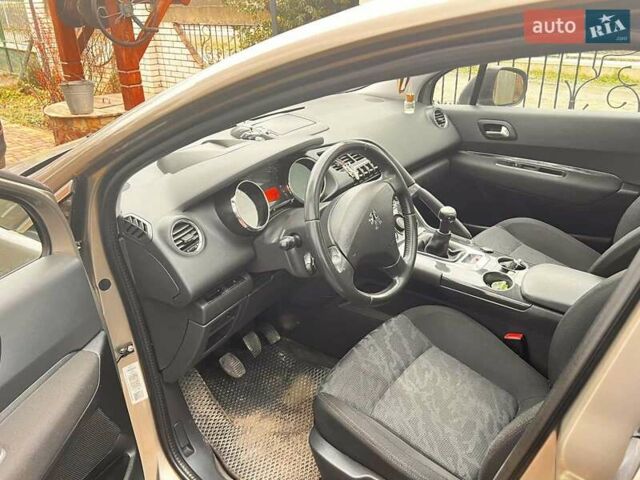 Сірий Пежо 3008, об'ємом двигуна 1.6 л та пробігом 200 тис. км за 8000 $, фото 6 на Automoto.ua