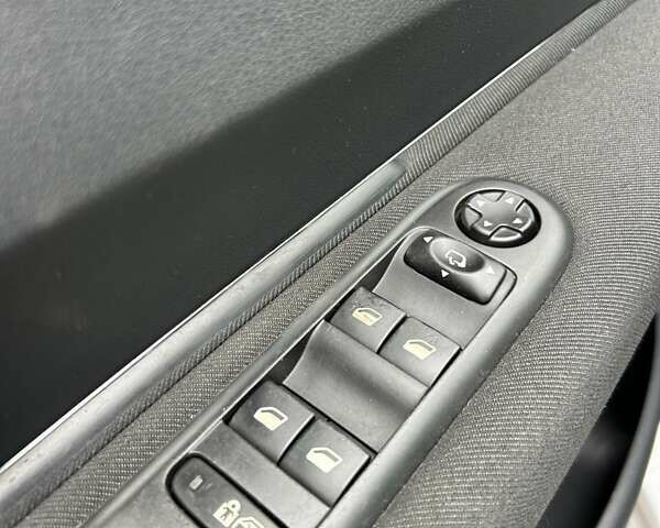 Сірий Пежо 3008, об'ємом двигуна 1.6 л та пробігом 193 тис. км за 8300 $, фото 27 на Automoto.ua