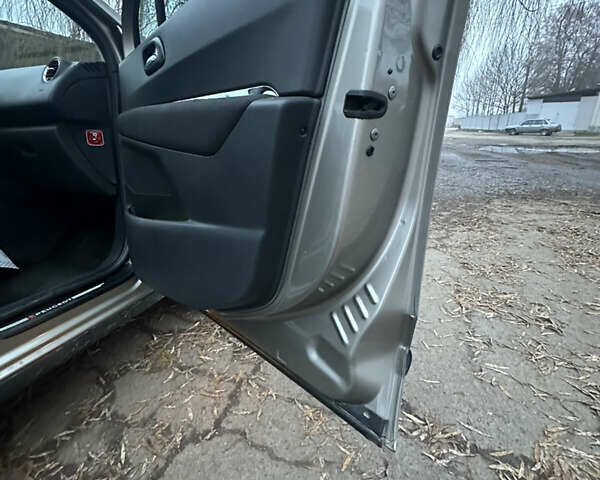 Сірий Пежо 3008, об'ємом двигуна 1.6 л та пробігом 213 тис. км за 6300 $, фото 14 на Automoto.ua